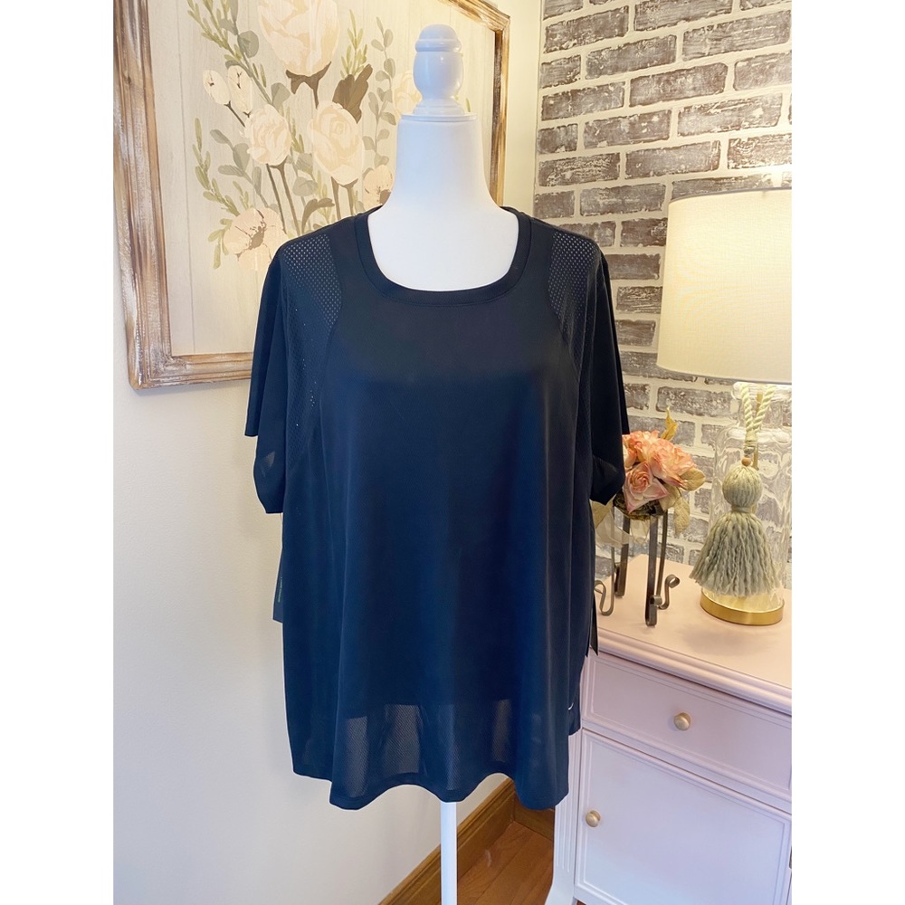 NWT Nike Breathe Running top